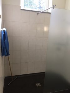 Duschbad mit Waschplatz